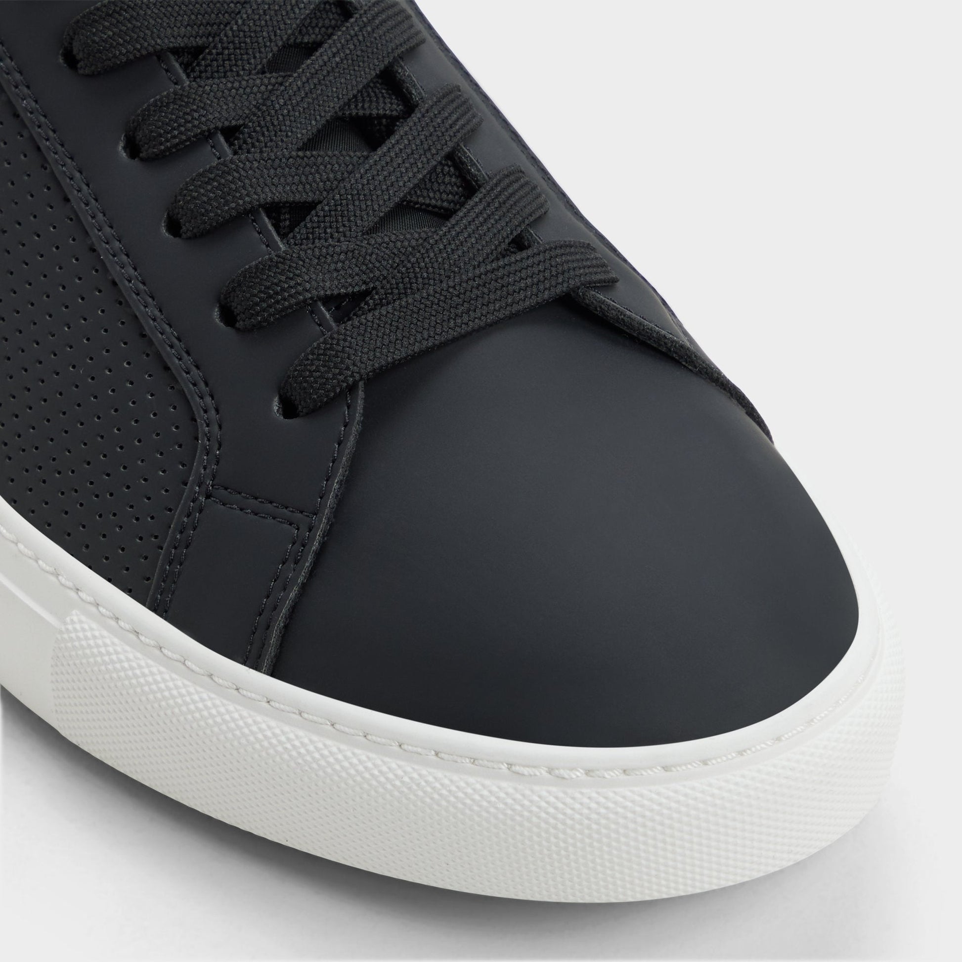 Xavier in Black 14204478 - Low top sneaker | Aldo Classic