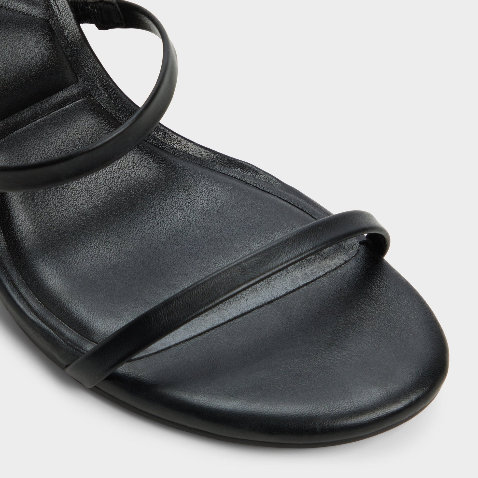 Avelinda in Black - Heeled mule | Aldo Best Seller