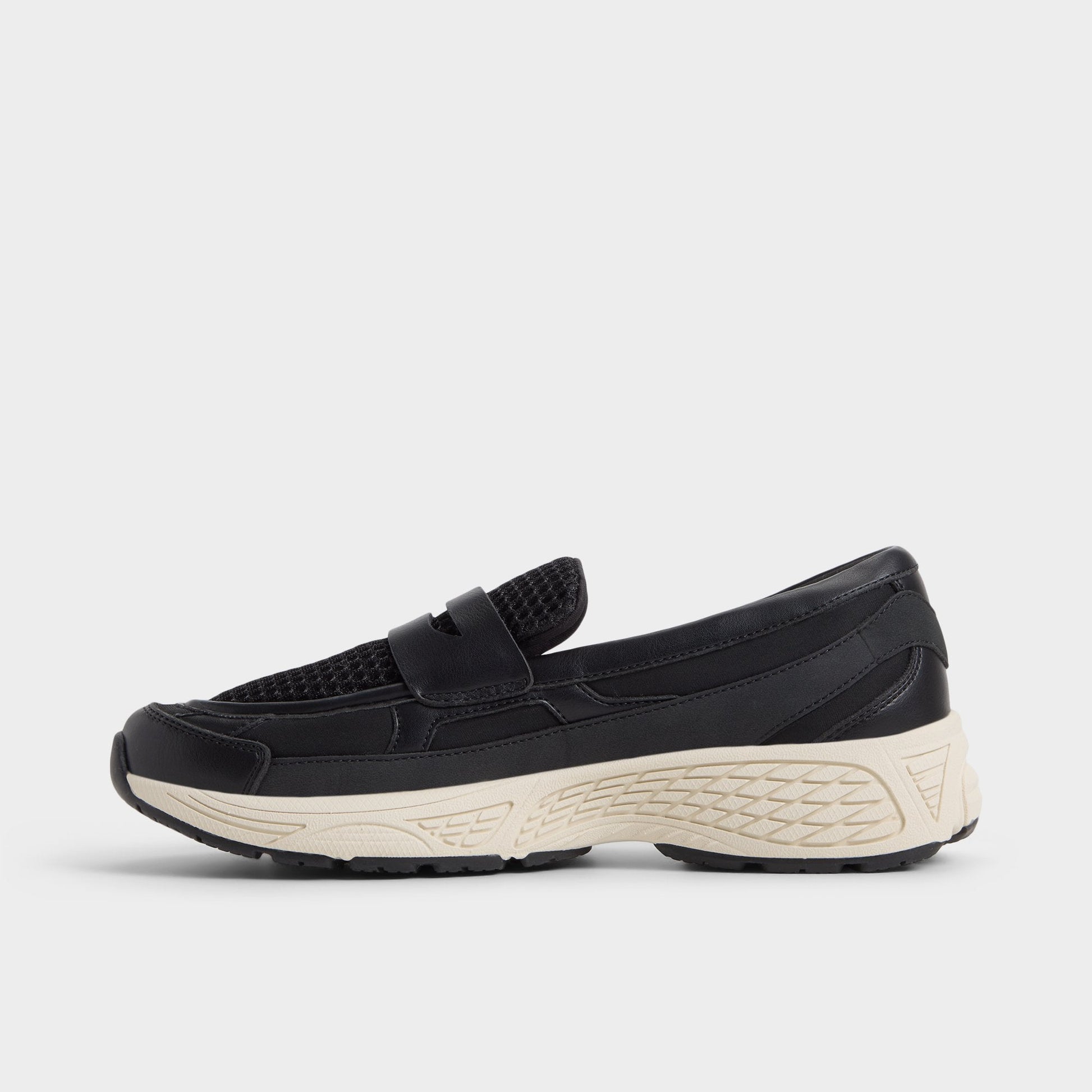 Loffy in Black - Loafer, Jogger sole | Aldo Essential