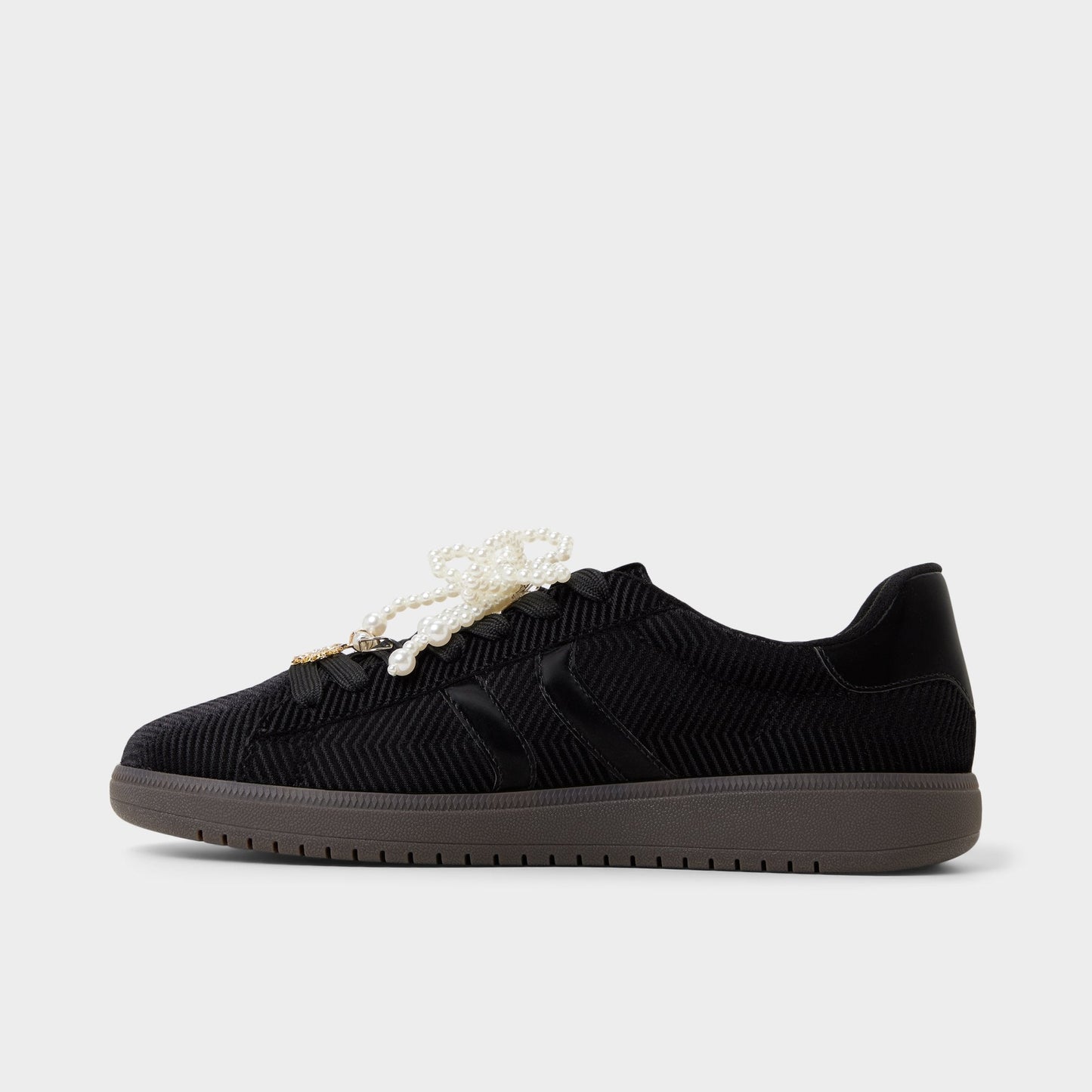 Chicsneaker2 in Black Black - Low top sneaker, Cup sole | Aldo Trending