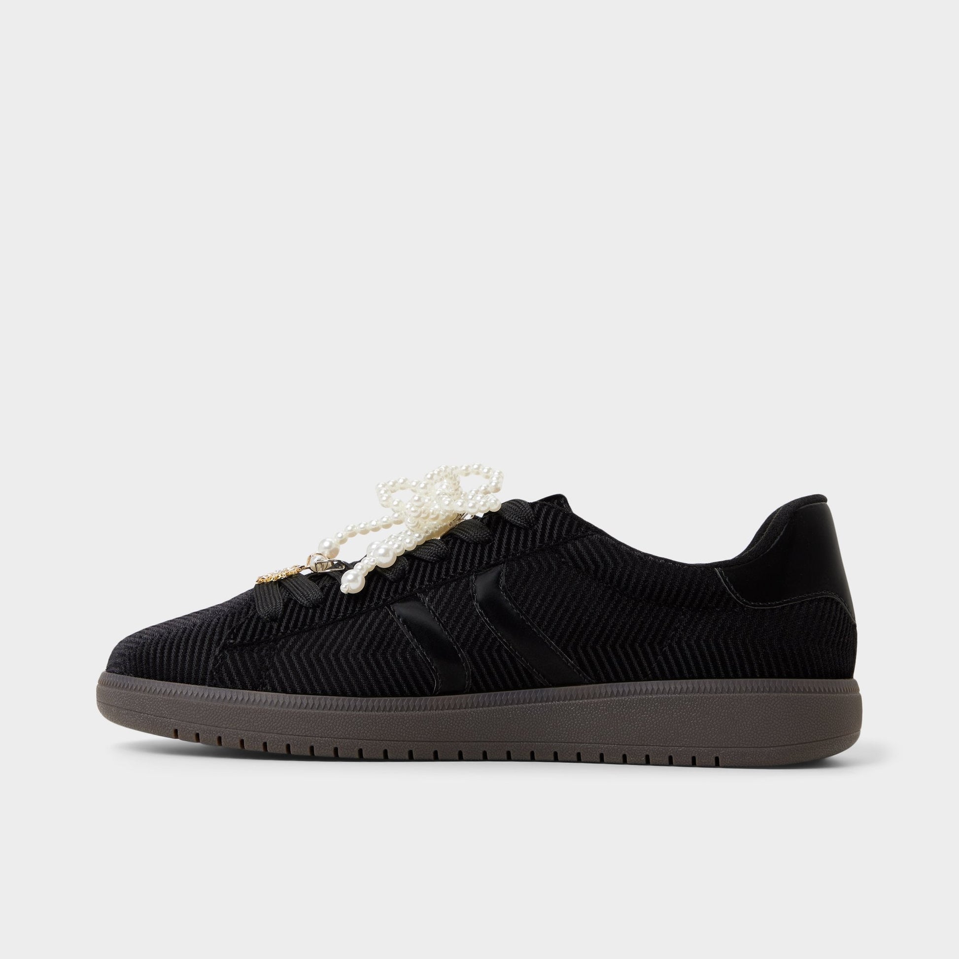 Chicsneaker2 in Black Black - Low top sneaker, Cup sole | Aldo Trending