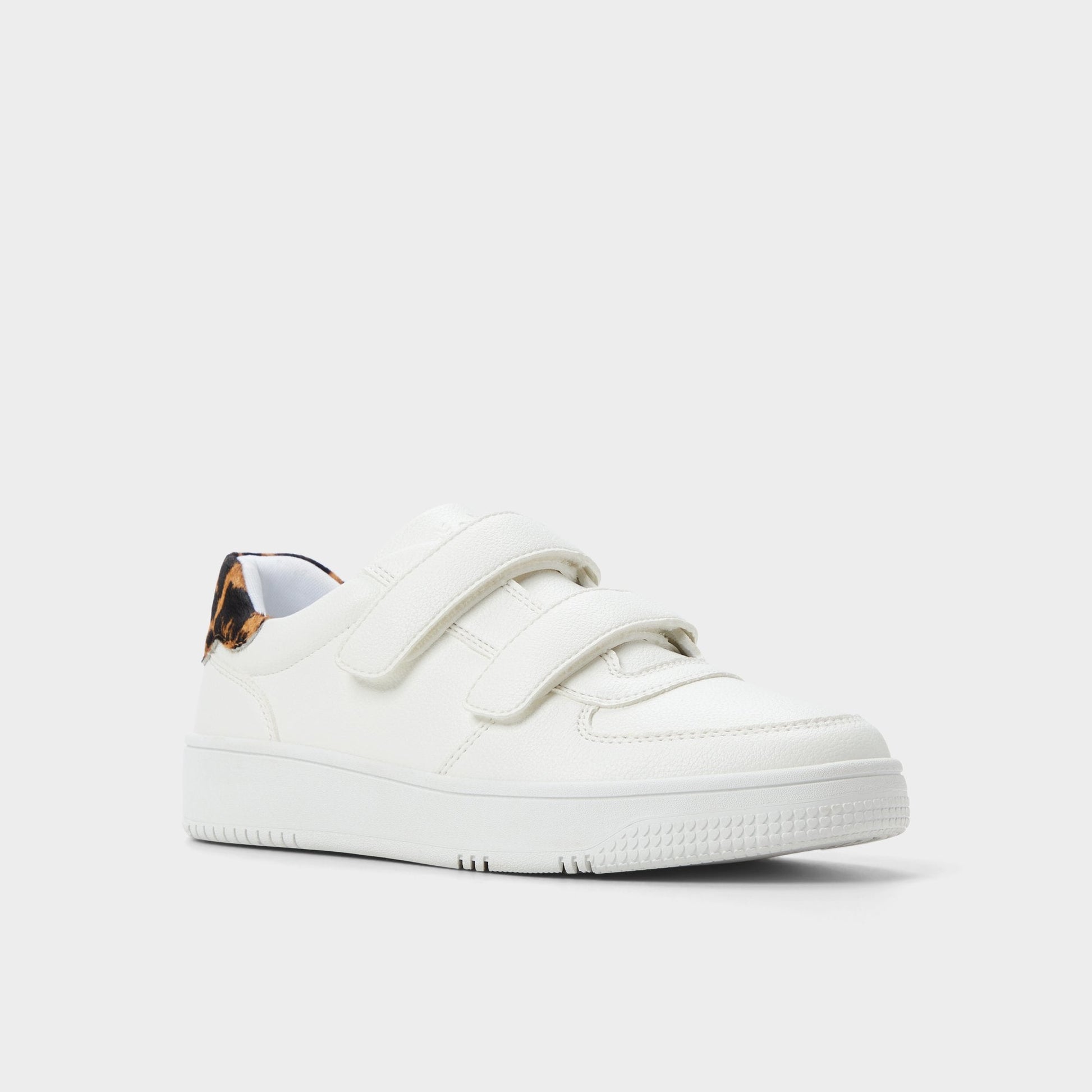 24-7kicks White Combo Women's Low top sneakers - Jogger sneaker, Platform | Aldo Premium
