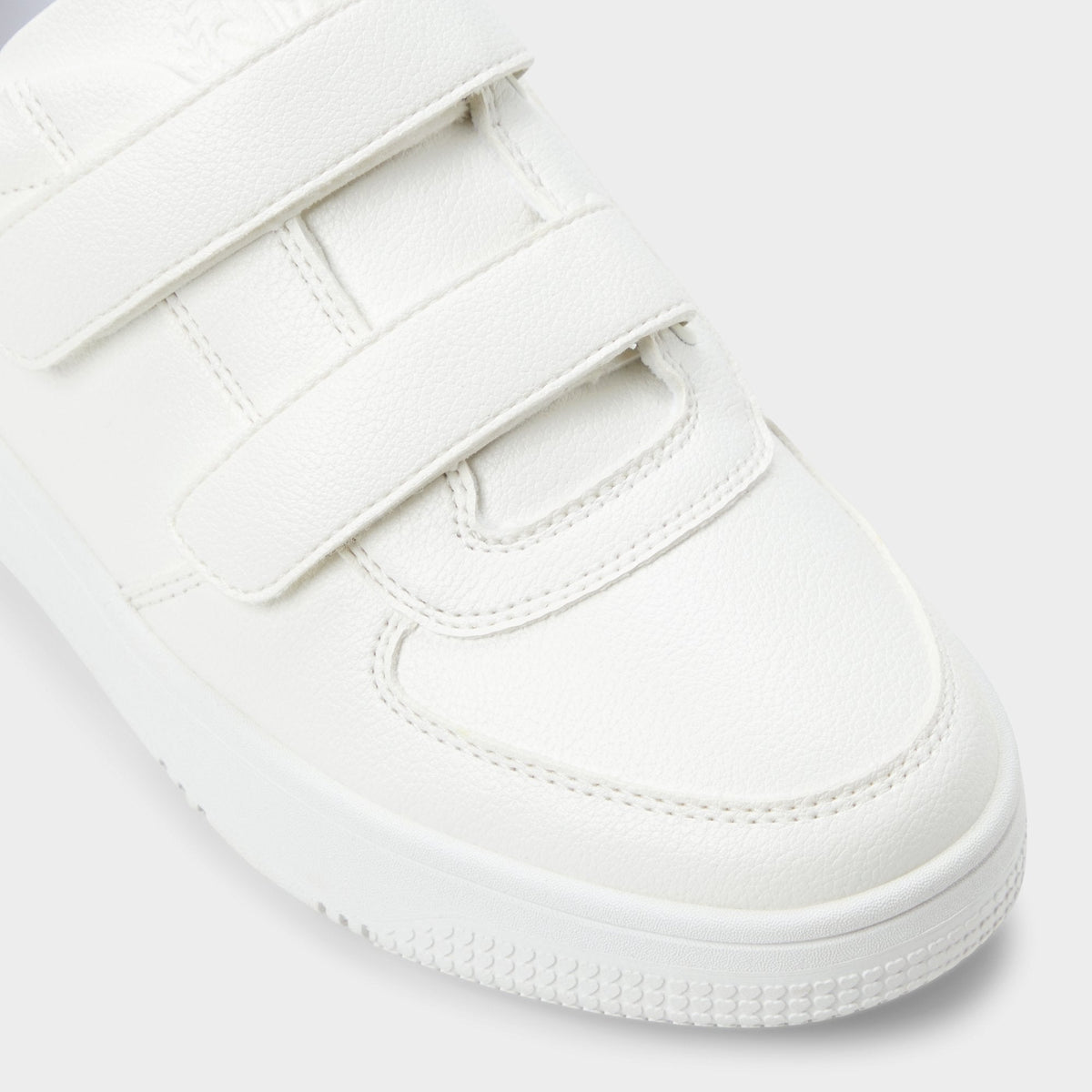 24-7kicks White Combo Women's Low top sneakers - Jogger sneaker, Platform | Aldo Premium