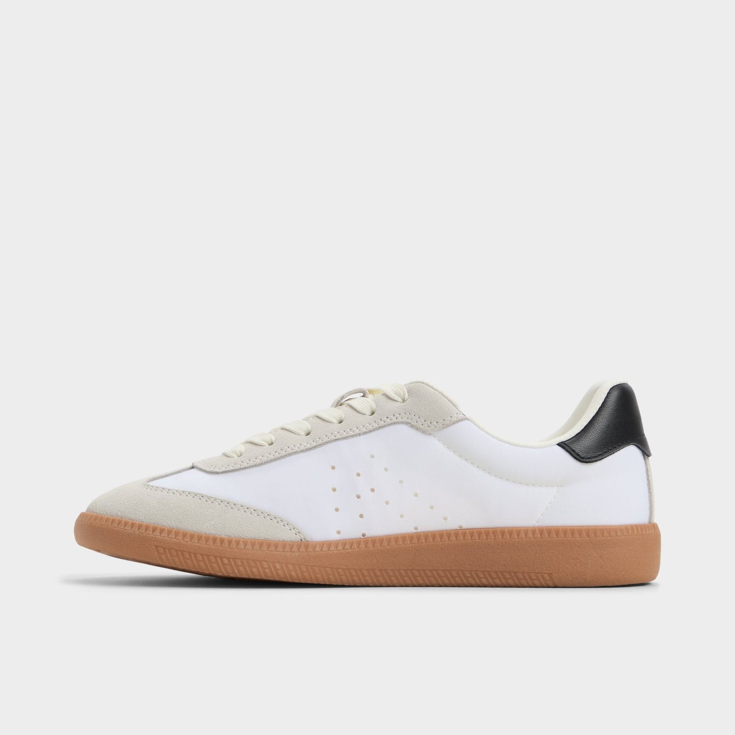 Clubstyle White/Black Women's Low top sneakers - Jogger sneaker, Jogger sole | Aldo Trending