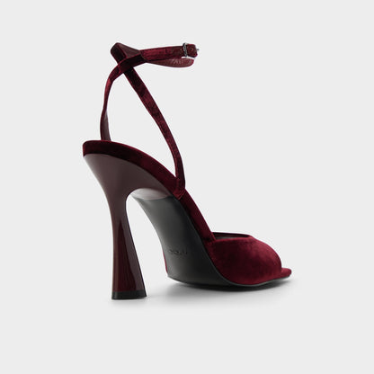 Alisonn in Bordo -  | Aldo Recommended