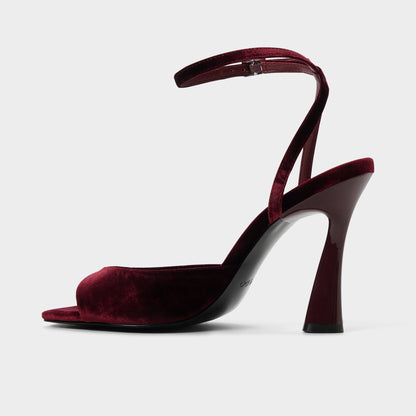 Alisonn in Bordo -  | Aldo Recommended