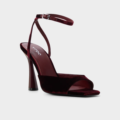 Alisonn in Bordo -  | Aldo Recommended