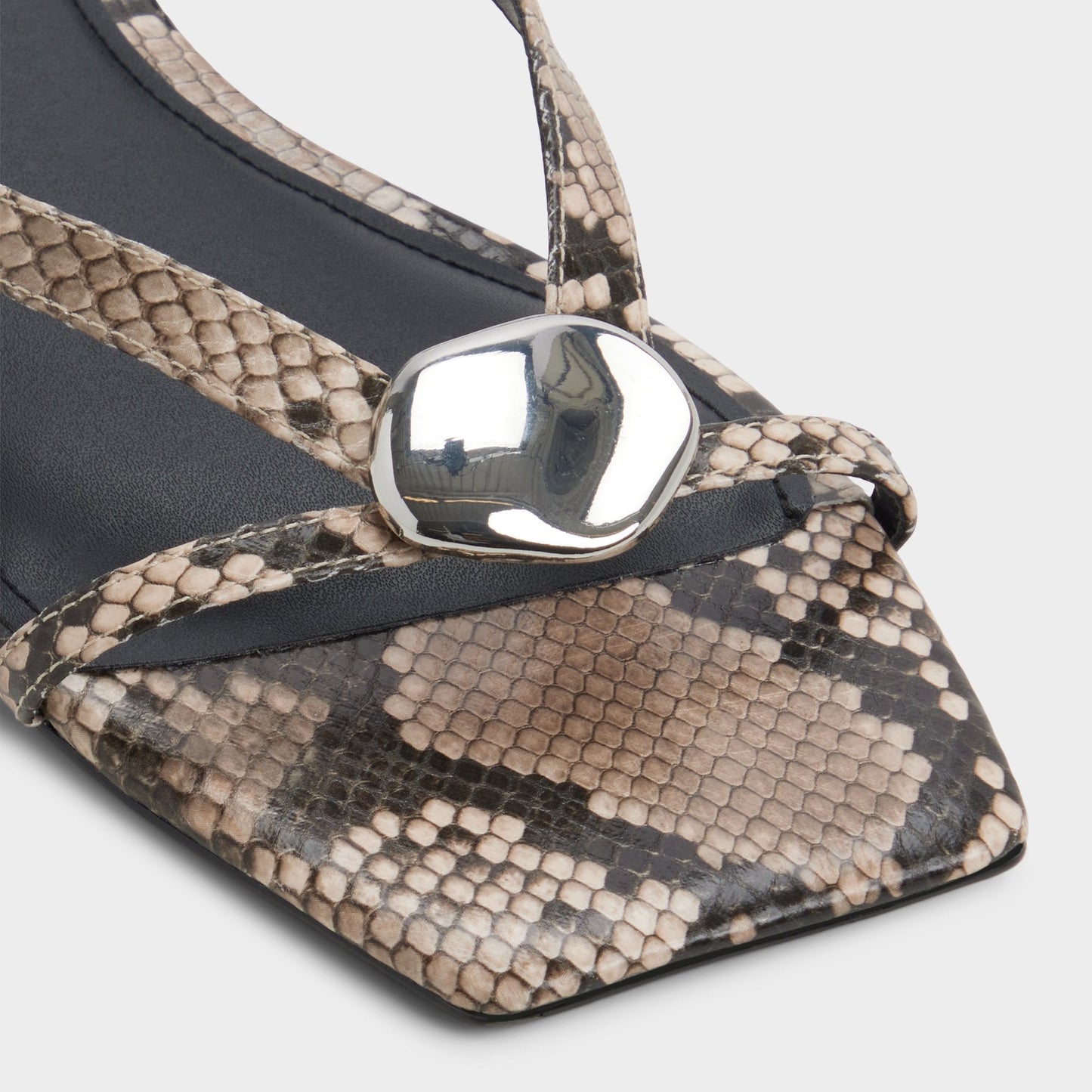 Iliria White/Black Women's Flats - Slide sandal | Aldo Recommended