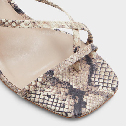 Adrauder in Brown Overflow 13801090 - Strappy block heeled sandal, Block heel | Aldo New
