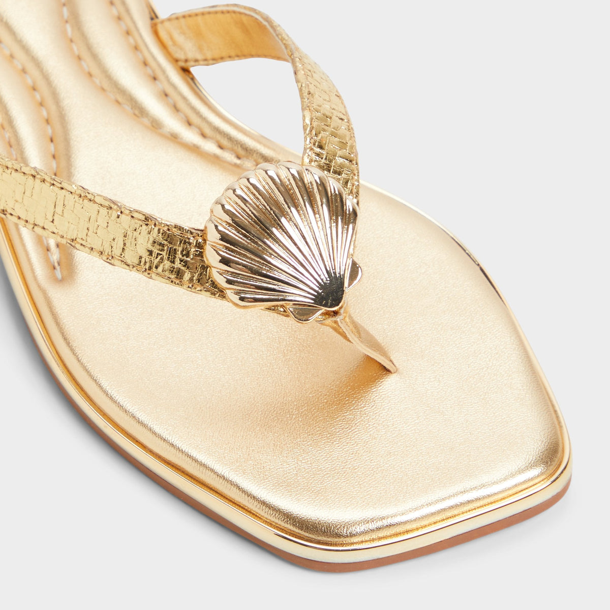 Conchiglia Gold Women's Flats - Flip flop | Aldo Signature