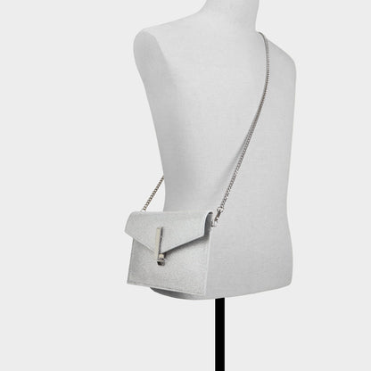 Lariblingg in Silver - Clutch | Aldo Trending