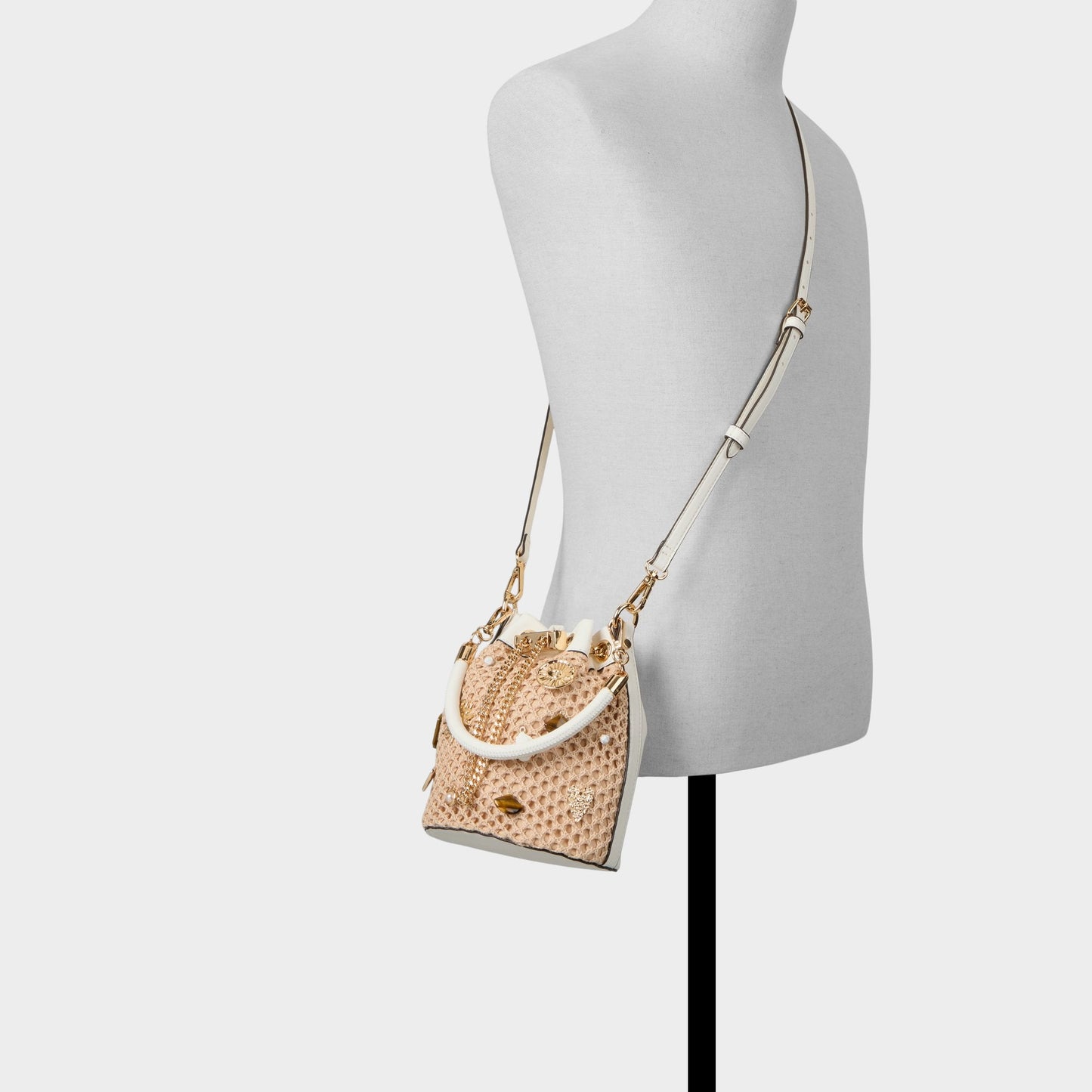 Shellinax in Natural - Bucket bag | Aldo Best Seller
