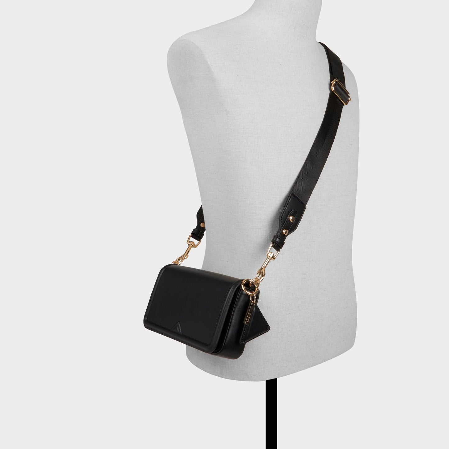 Gwendyy in Black - Crossbody bag | Aldo Classic