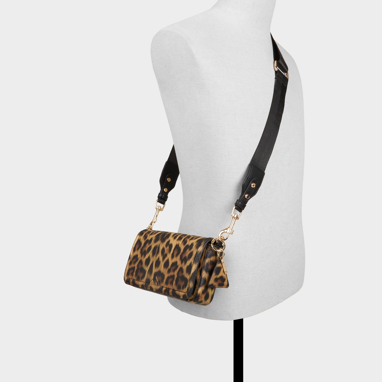 Gwendyy in Multi - Crossbody bag | Aldo Trending