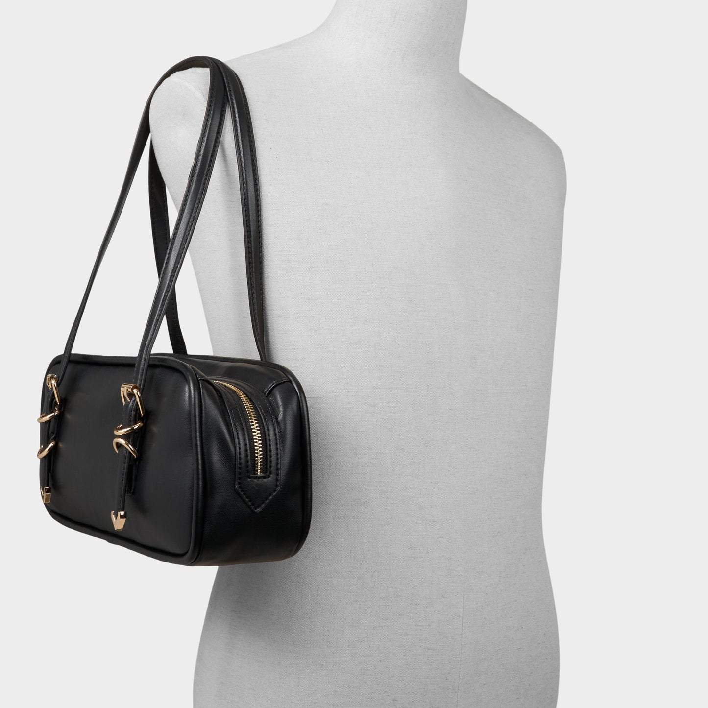 Casandraa in Black - Shoulder bag | Aldo Essential