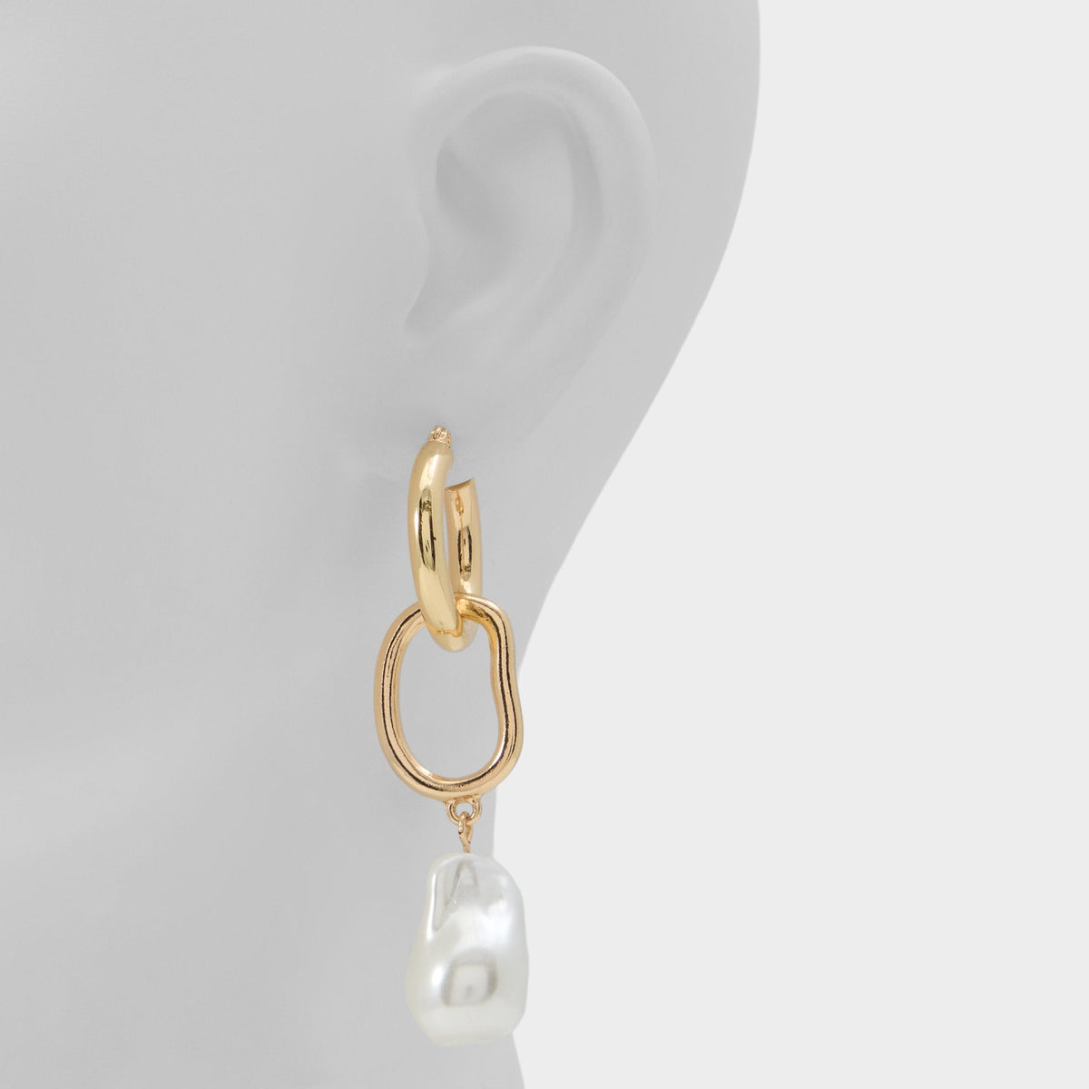 Sloanne in Gold - Hoop earrings | Aldo Featured
