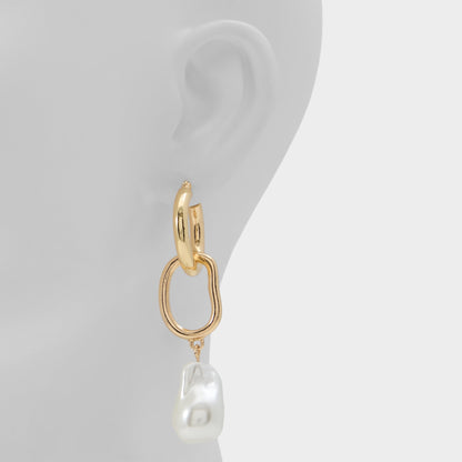 Sloanne in Gold - Hoop earrings | Aldo Featured