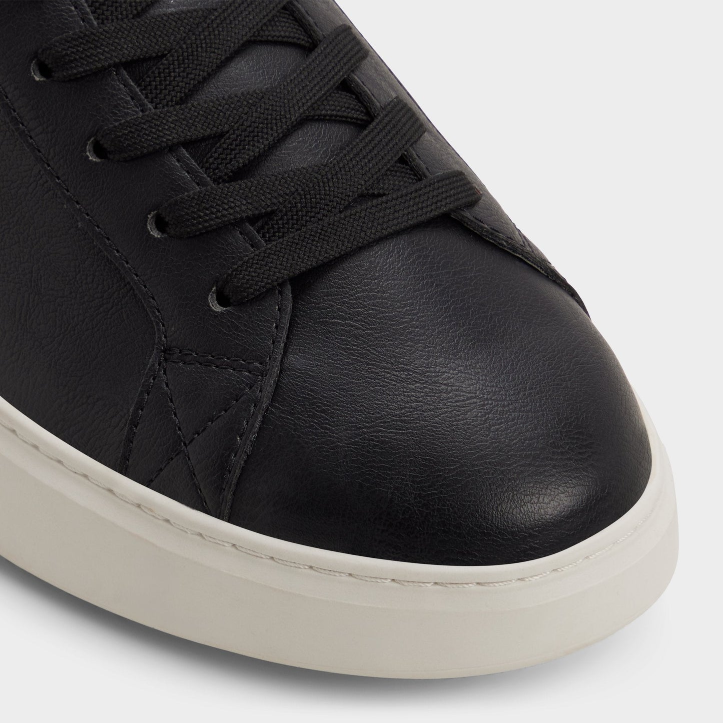 Rohan in Black - Low top sneaker | Aldo Classic