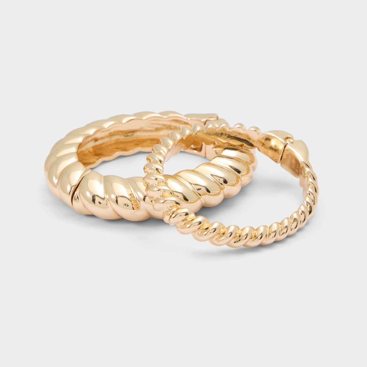 Twistedd in Gold - Bangle bracelet | Aldo Essential